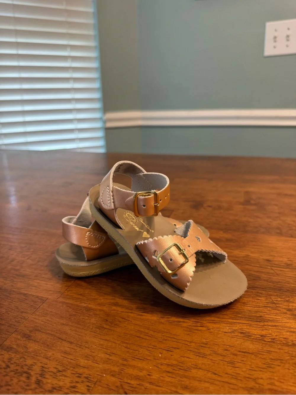 Salt Water Sandals Sun-San Sweetheart Rose Gold Leather Girls Size 8 Toddler